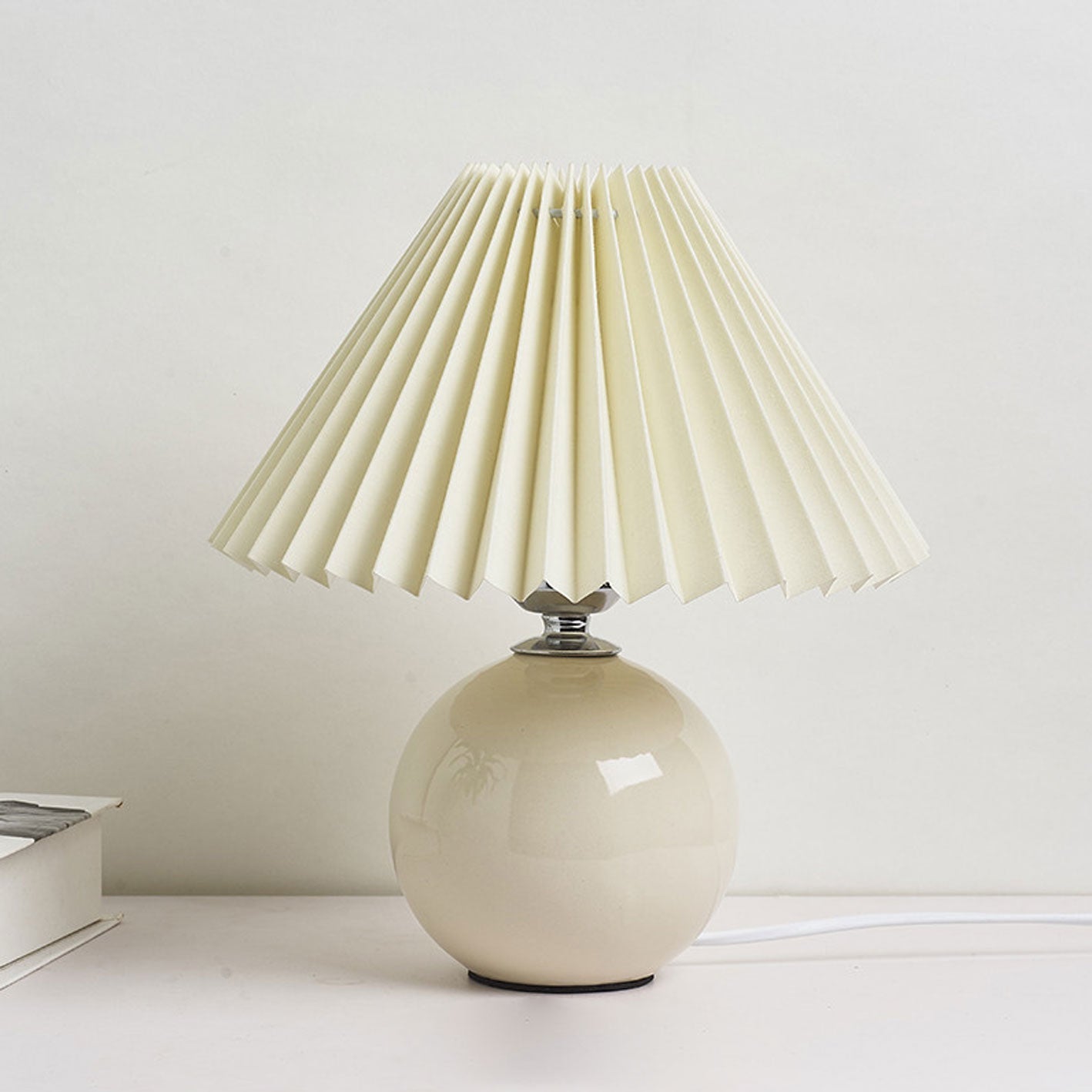 Nordic Ceramic Pleated Table Light | 1-Light