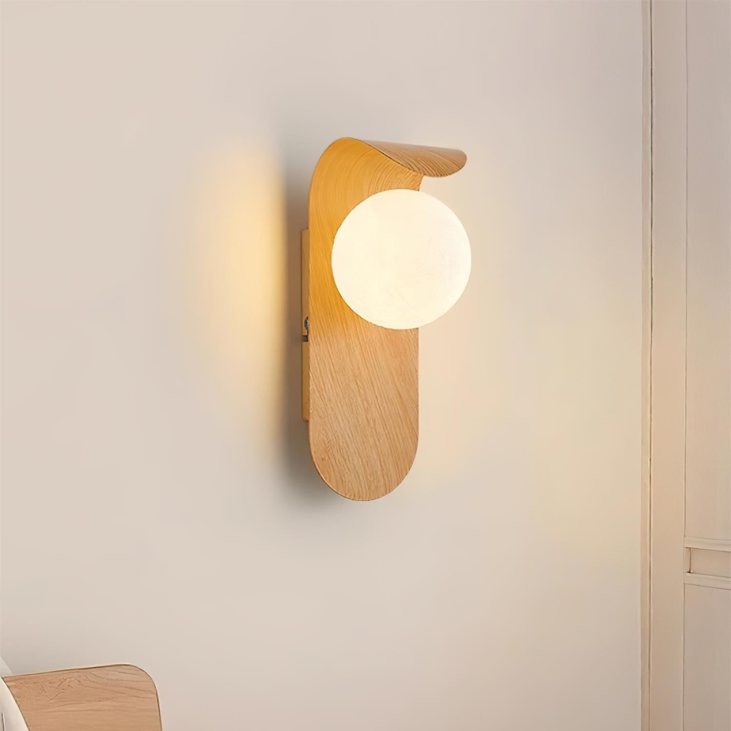 Nordic Wood Globe Wall Sconce LED 1-Light