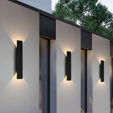 Weather-Resistant Aluminum Outdoor Wall Lamp – Modern Design Wall Sconce Light in Black or White for Gardens and Patios